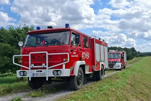 Strażacy z OSP Strzelce Wielkie ćwiczyli obsługę sprzętu podczas niedzielnego pikniku