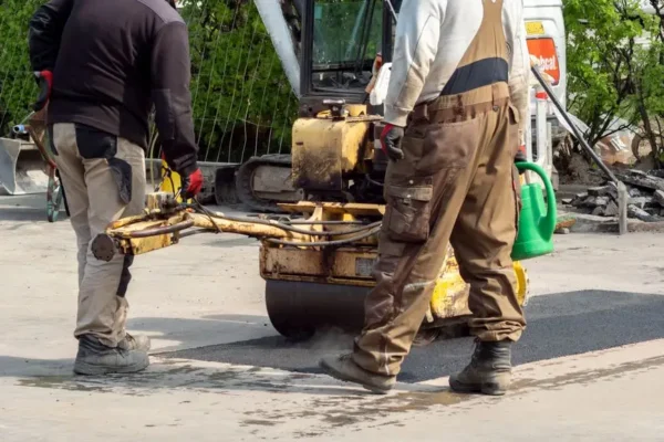Intensywne prace drogowe na drodze powiatowej nr 1500E – apel o ostrożność