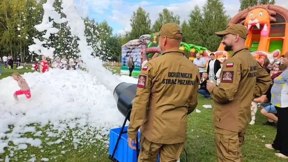 Festyn na zakończenie lata w Kodraniu — strażacy uczyli pierwszej pomocy