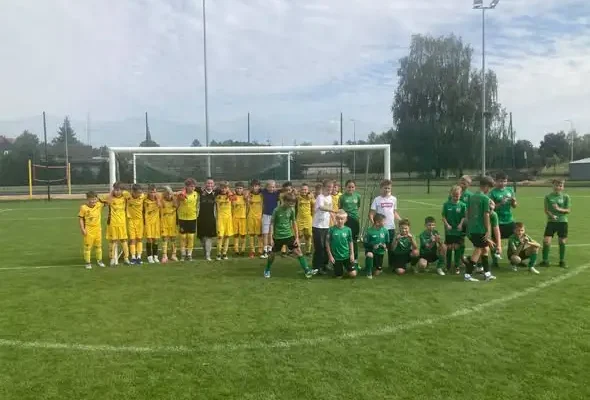 Młodzik D2 Warty Działoszyn wygrywa w Osjakowie 3:1. Bohaterem bramkarz Jan Szymala