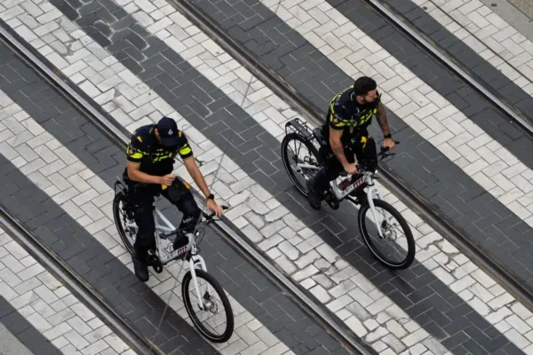 Patrol rowerowy policji czuwał nad bezpieczeństwem uczestników Rajdu Rowerowego w Sulmierzycach