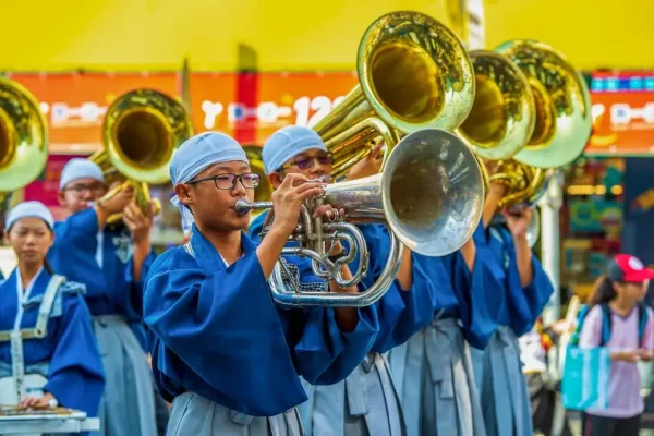Młodzieżowa Orkiestra Dęta z Rząśni zagrała na festiwalu w Dzietrzkowicach