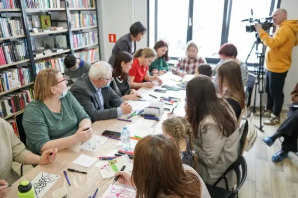 Zapisy na zajęcia dodatkowe w bibliotece w Sulmierzycach – oferta dla dzieci i dorosłych