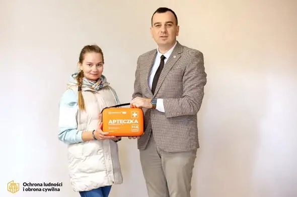 Gmina Siemkowice wyposażyła szkoły i instytucje w apteczki modułowe